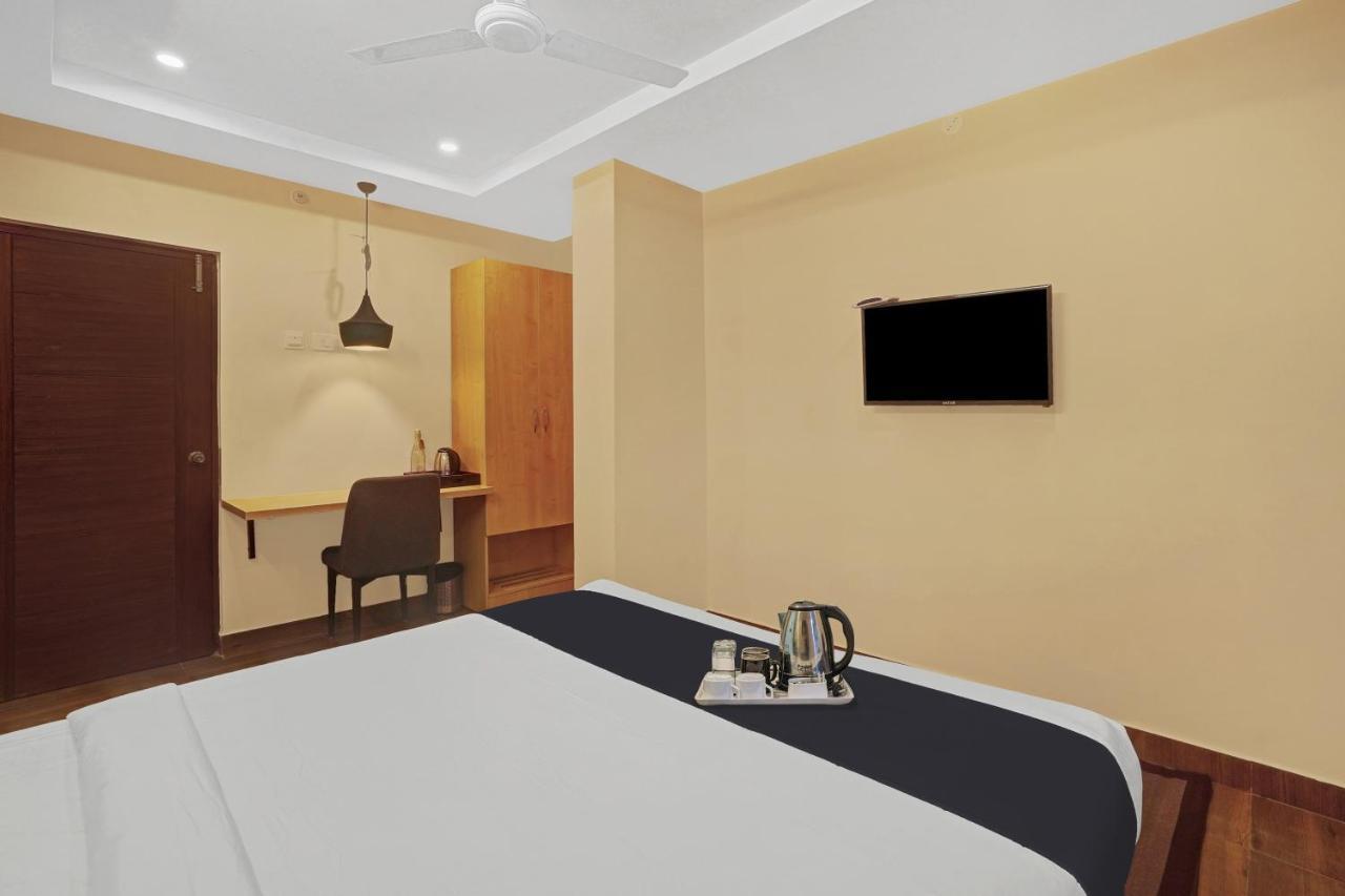 Hotel Capital O De Alphabet Kākināda Esterno foto
